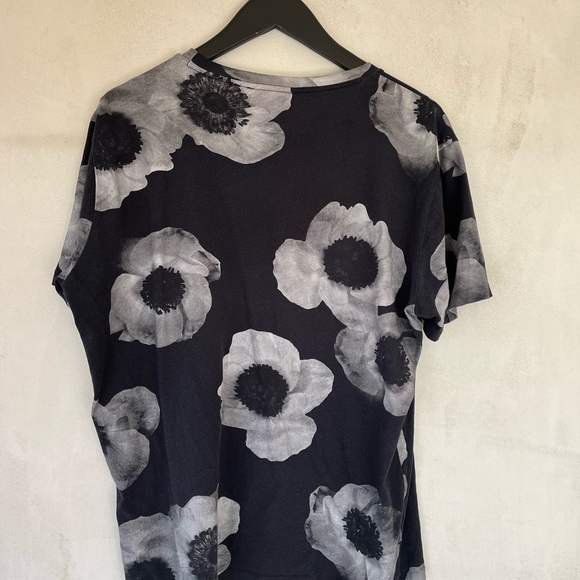 LULULEMON & HUGO BOSS • Bundle 2 men’s shirts size L - Picture 11 of 12